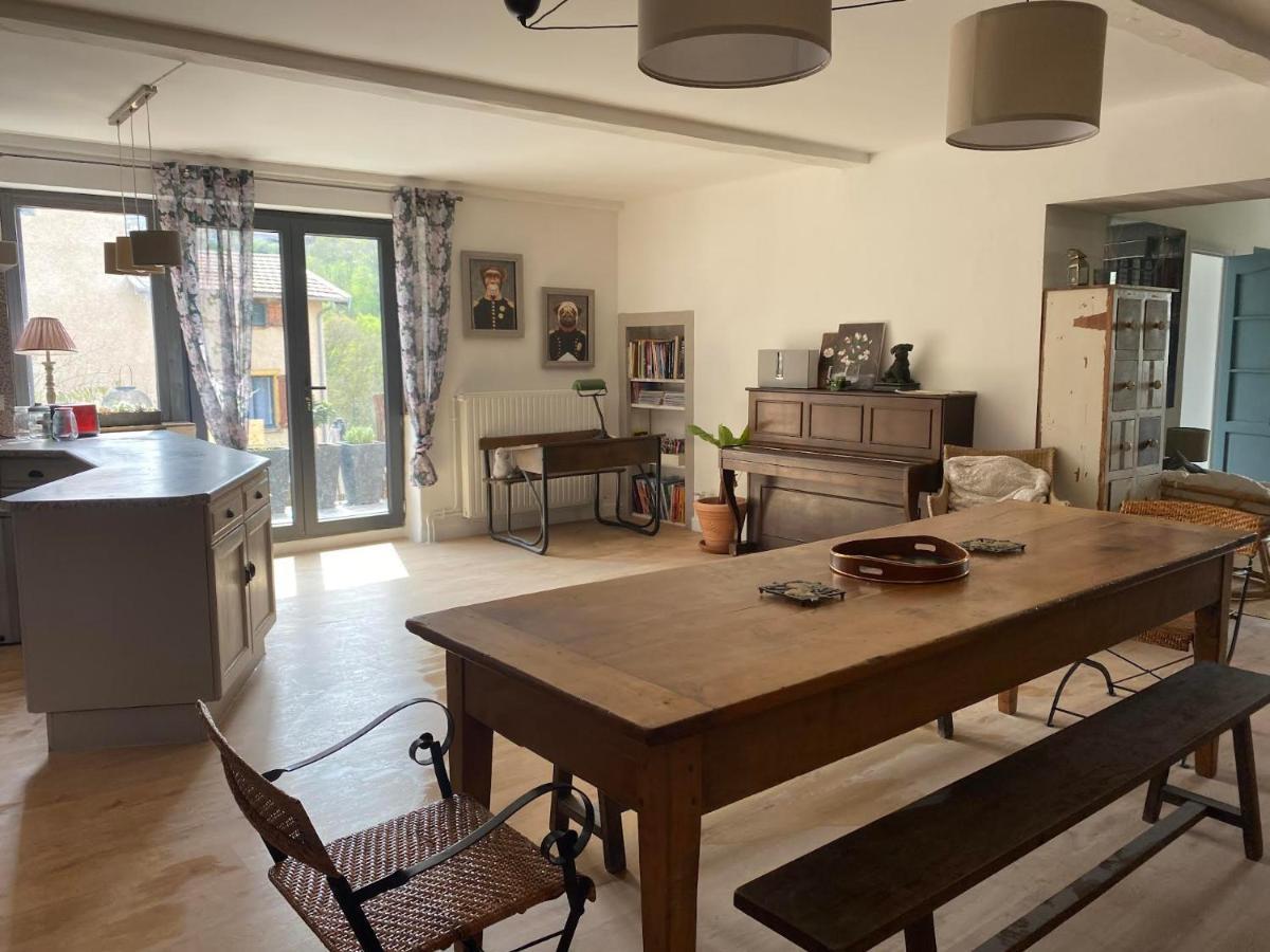 Maison Sur Cour Courzieu Eksteriør billede